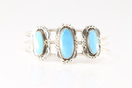 Native America Navajo Sterling Silver Turquoise Bracelet Cuff.