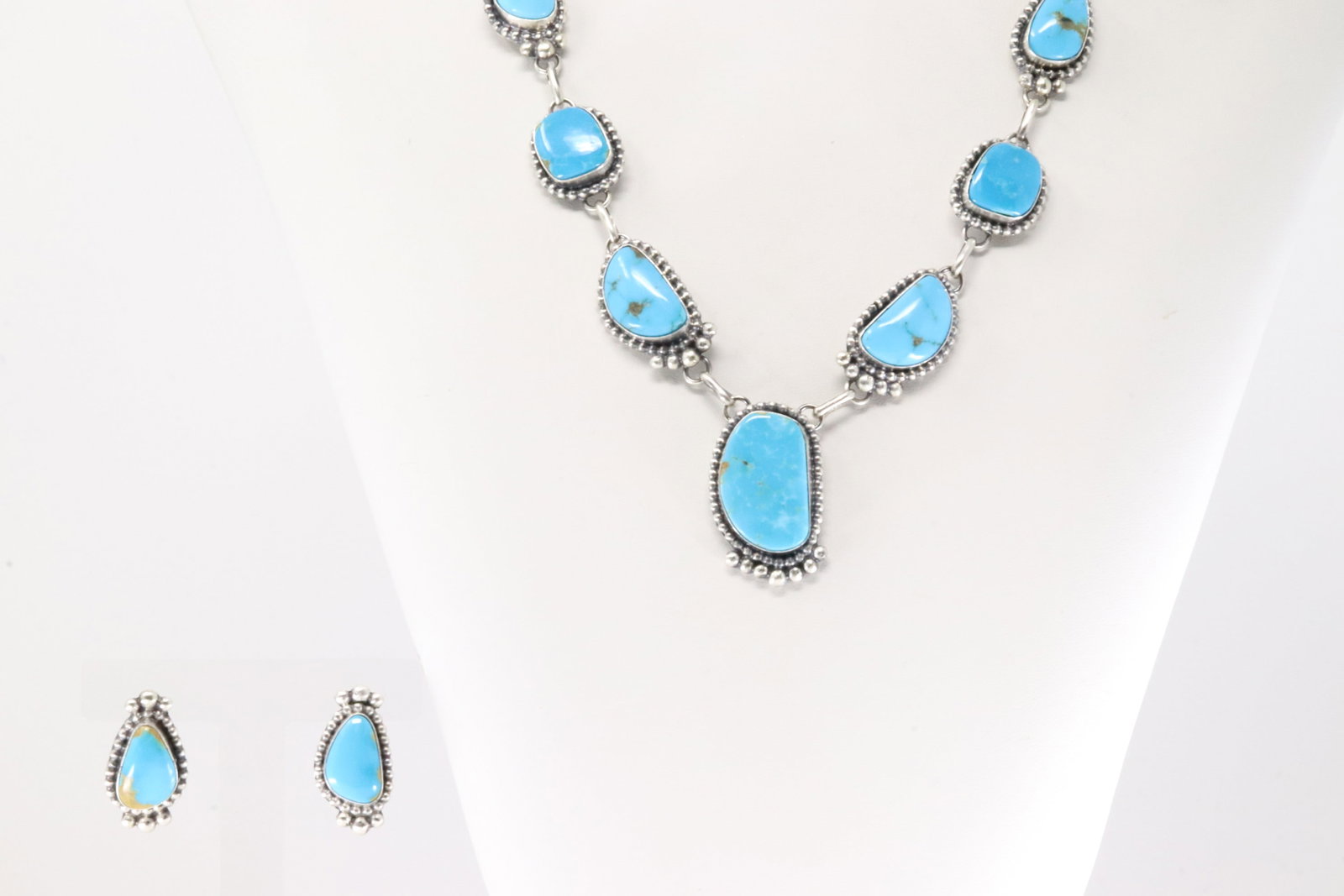 Native America Navajo Sterling Silver Turquoise Necklace & Earring's Set By F.: This is a Native America Navajo Sterling Silver Turquoise Necklace & Earring's Set By F. Necklace length: 22.00"
