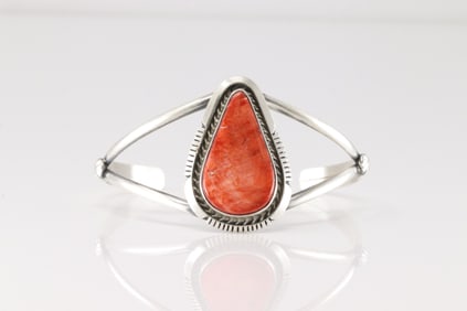 Native America Navajo Sterling Silver Spiny Oyster Bracelet Cuff By Alfred Martinez.