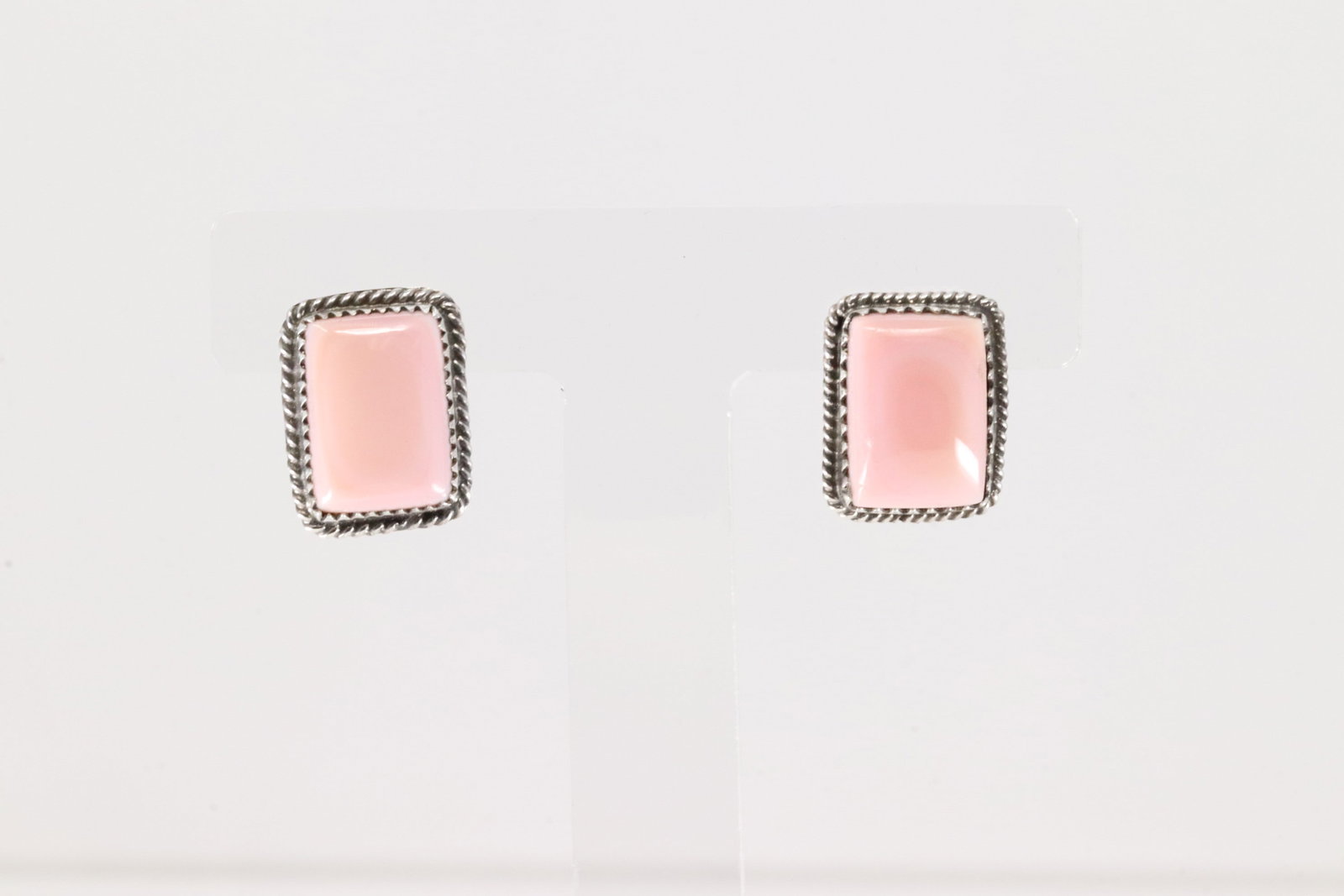 Native America Navajo Sterling Silver Pink Conch Shell Post Earring's By Theresa Smith.: This is a Native America Navajo Sterling Silver Pink Conch Shell Post Earring's By Theresa Smith.