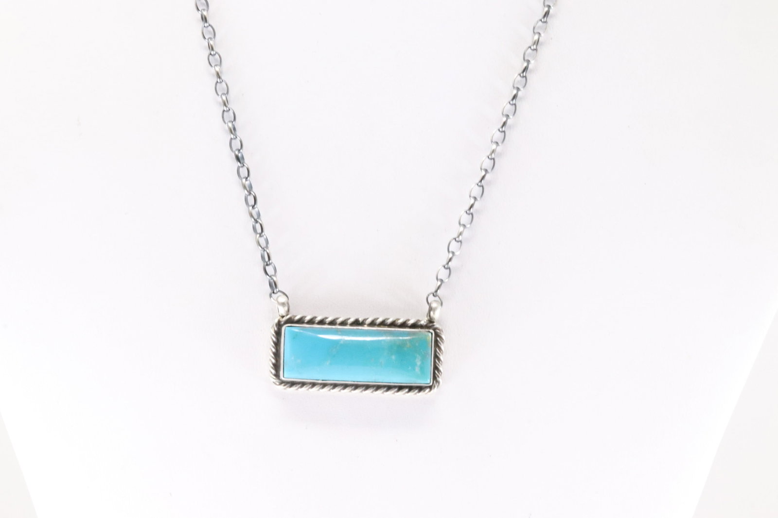 Native America Navajo Sterling Silver Kingman Turquoise Necklace By Augustine Largo.: This is a Native America Navajo Sterling Silver Kingman Turquoise Necklace By Augustine Largo. Necklace length: 16.00"