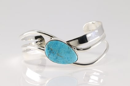 Native America Navajo Sterling Silver Turquoise Barcelet Cuff By Charlene Yazzie.