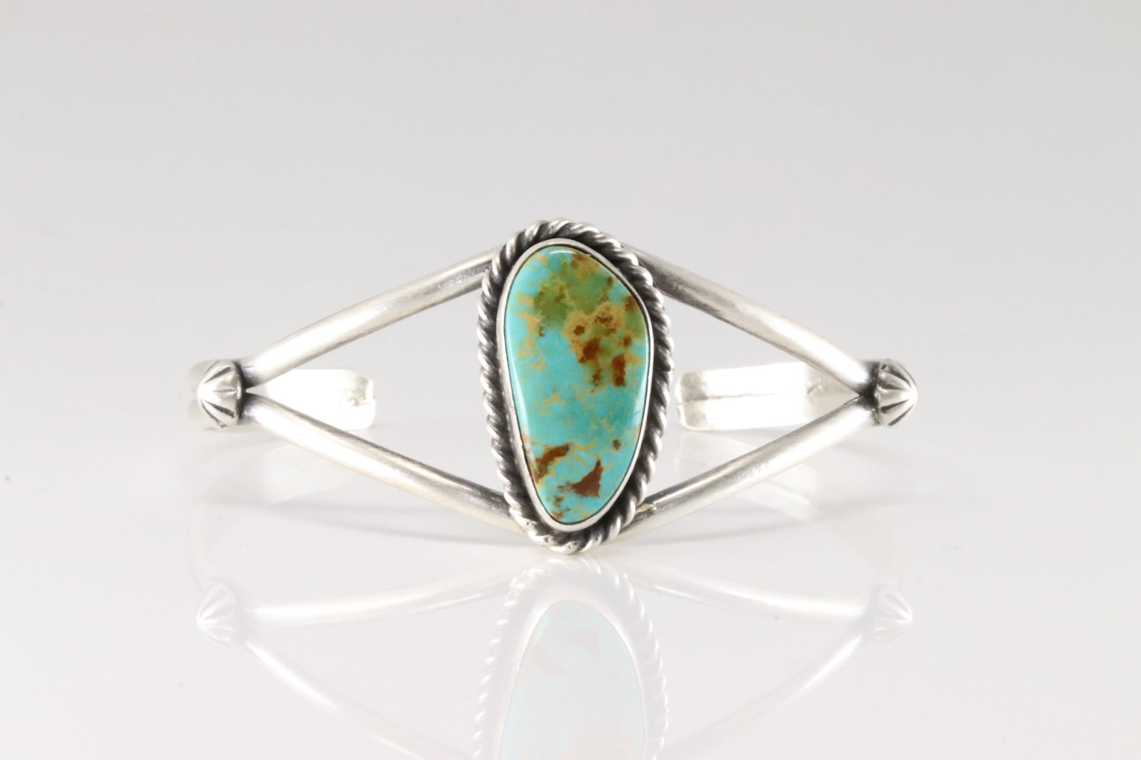 Native America Navajo Sterling Silver Kingman Turquoise Bracelet Cuff By Augustine Largo.: This is a Native America Navajo Sterling Silver Kingman Turquoise Bracelet Cuff By Augustine Largo.