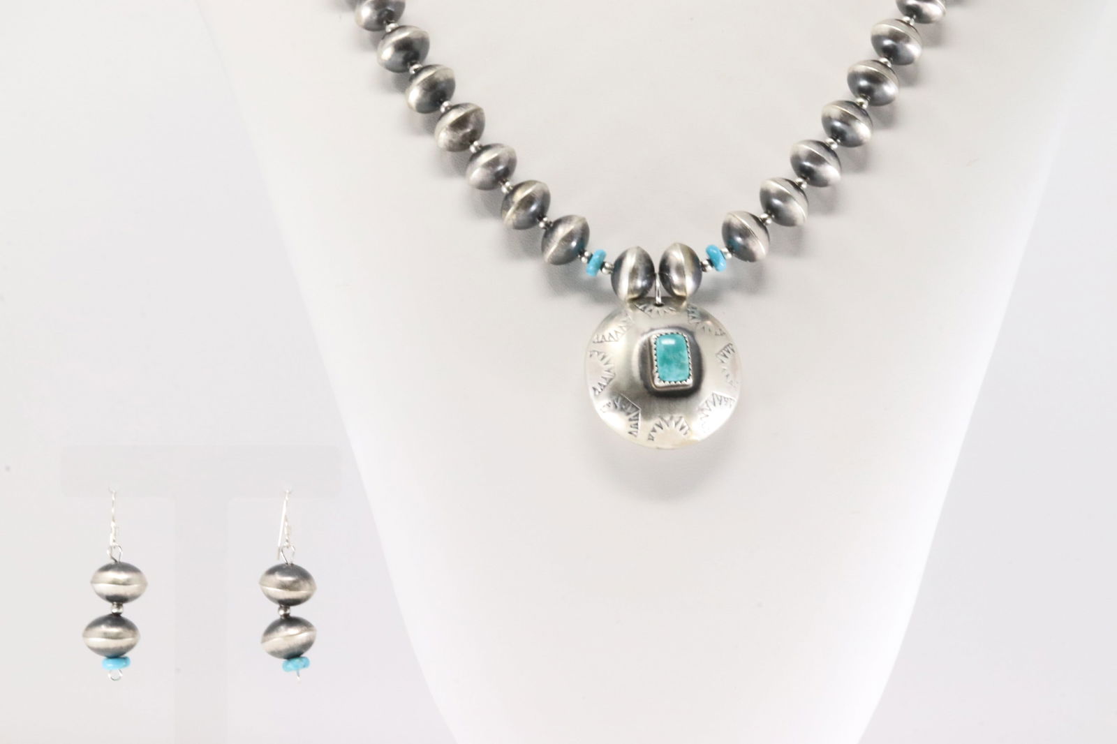Native America Navajo Sterling Silver Turquoise / Pearl Beaded Necklace & Earring' Set. (1 of 6)