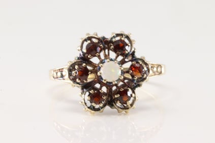 Vintage Garnet & Opal Ring 9Kt.