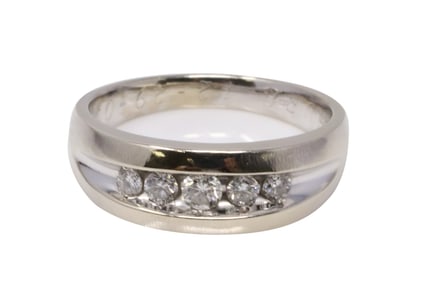14kt Men's White Gold Diamond Ring.