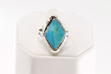 Native America Navajo Sterling Silver Turquoise Ring By Calvin Belin.