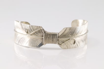 Native America Navajo Sterling Silver Solid Feather Bracelet Cuff By B.Begay.