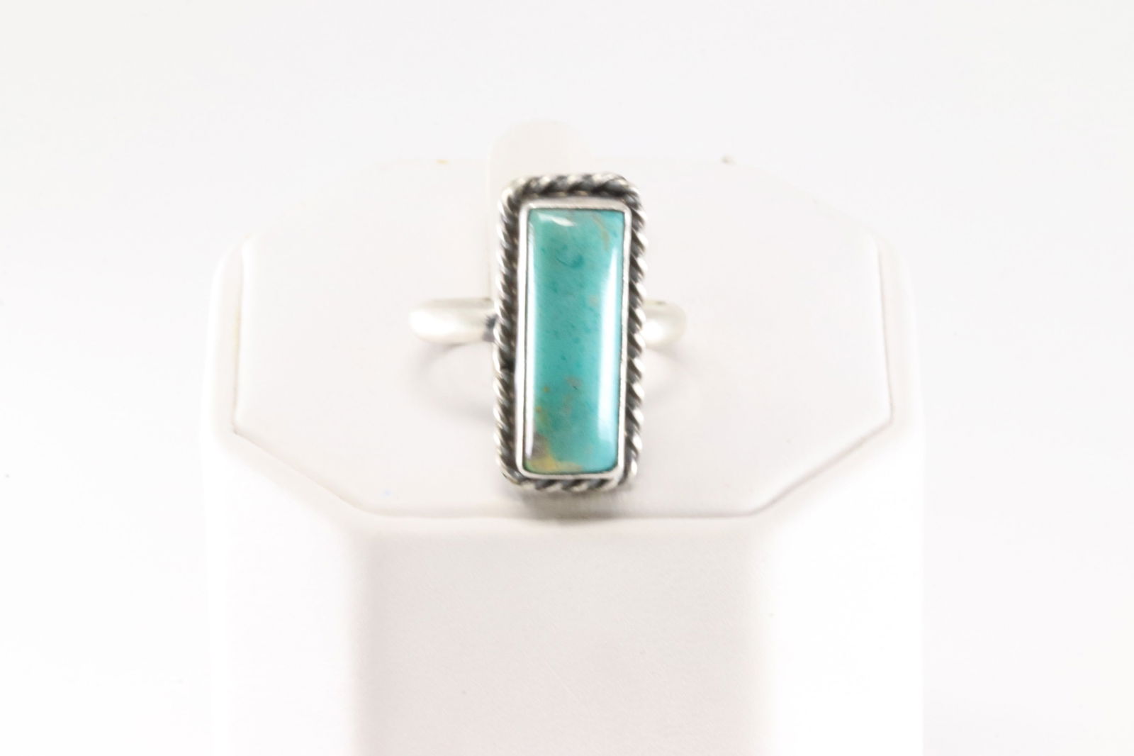 Native America Navajo Sterling Silver Kingman Turquoise Ring By Augustine Largo. (1 of 4)