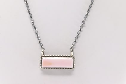 Native America Navajo Sterling Silver Pink Conch Shell Necklace By Sheryl Kee.