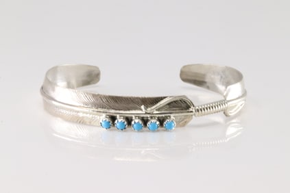 Native America Navajo Sterling Silver Turquoise Feather Bracelet Cuff.