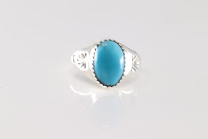 Native America Navajo Sterling Silver Turquoise Ring.