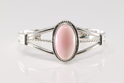 Native America Navajo Sterling Silver Pink Conch Shell Bracelet Cuff By S.E.