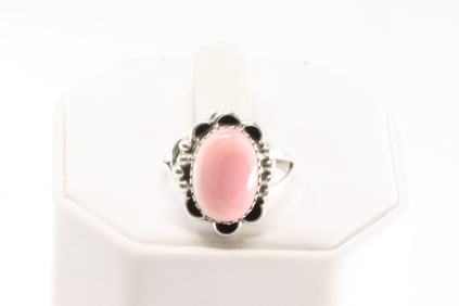 Native America Navajo Sterling Silver Pink Conch Shell Ring.