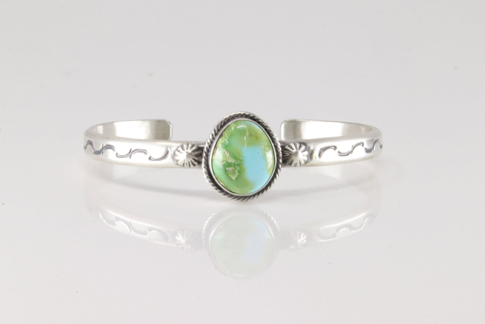 Native America Navajo Sterling Silver Sonora Gold Turquoise Bracelet Cuff By Samuel Yellowhair.: This is a Native America Navajo Sterling Silver Sonora Gold Turquoise Bracelet Cuff By Samuel Yellowhair.