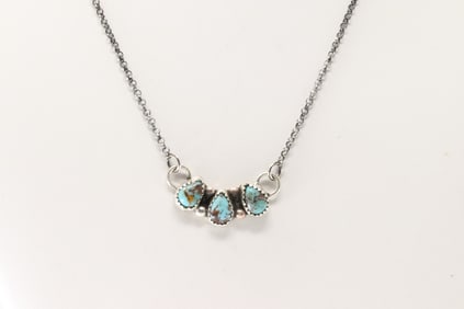 Native America Navajo Sterling Silver Kingman Turquoise Necklace By M.R.