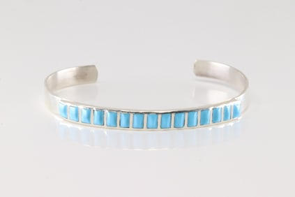 Native America Zuni Sterling Silver Turquoise Bracelet Cuff.