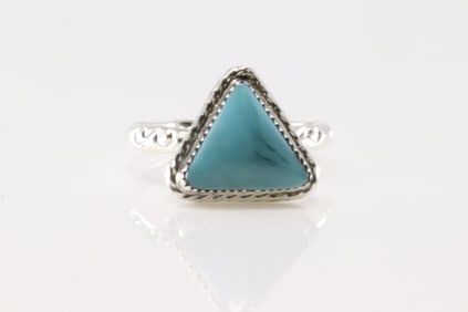 Native America Navajo Sterling Silver Turquoise Ring By Mike Smith.