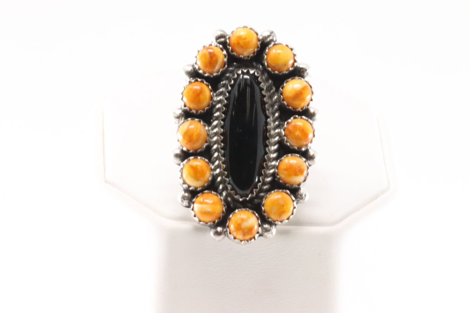 Native America Navajo Sterling Silver Spiny Oyster & Black Onyx Ring By L.Spencer.: This is a Native America Navajo Sterling Silver Spiny Oyster & Black Onyx Ring By L.Spencer. Ring size: 8.25.