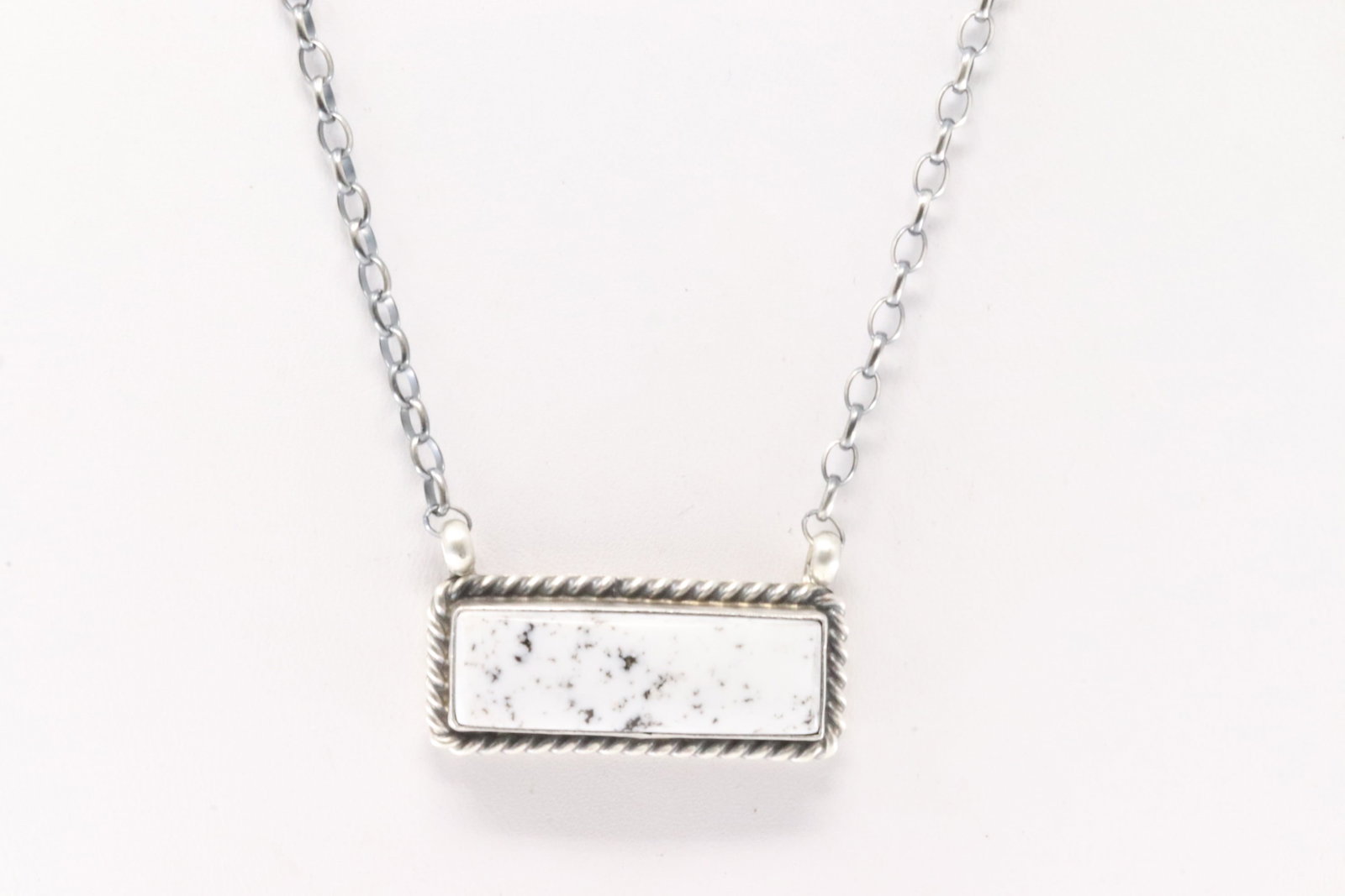 Native America Navajo Sterling Silver White Buffalo Necklace By Alfred Martinez.: This is a Native America Navajo Sterling Silver White Buffalo Necklace By Alfred Martinez. Necklace length: 16.00"