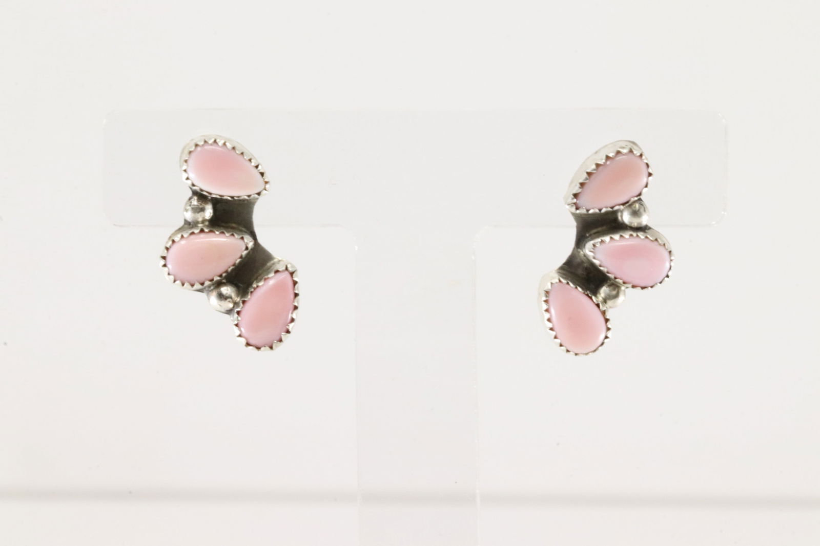 Native America Navajo Sterling Silver Pink Conch Shell Post Earring's By Maxine Ramirez. (1 of 4)