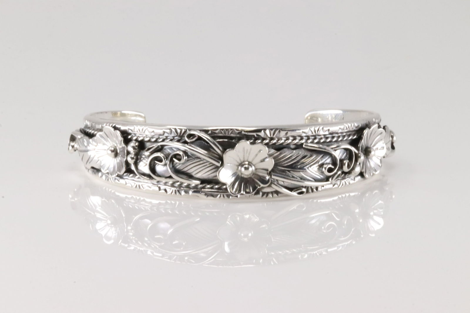 Native America Navajo Sterling Silver Floral Bracelet Cuff By Bessie Joe. (1 of 4)