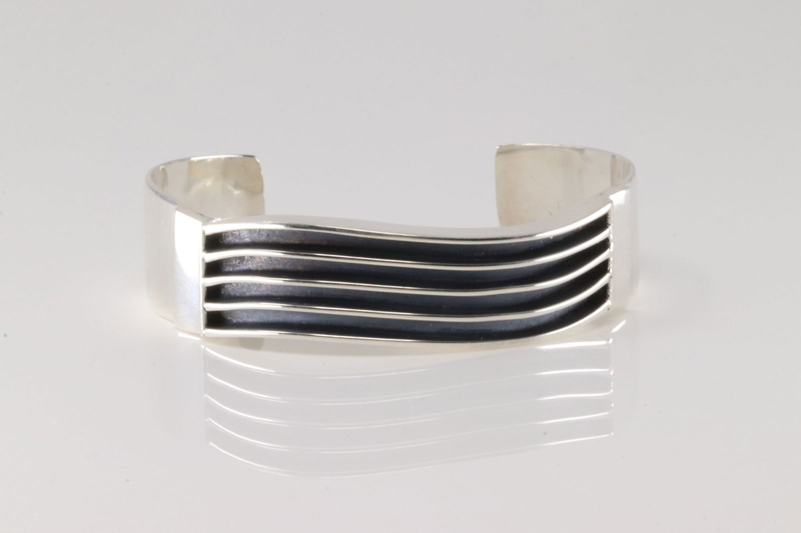 Native America Navajo Sterling Silver Solid Stamped Bracelet Cuff By James Bahe. (1 of 4)