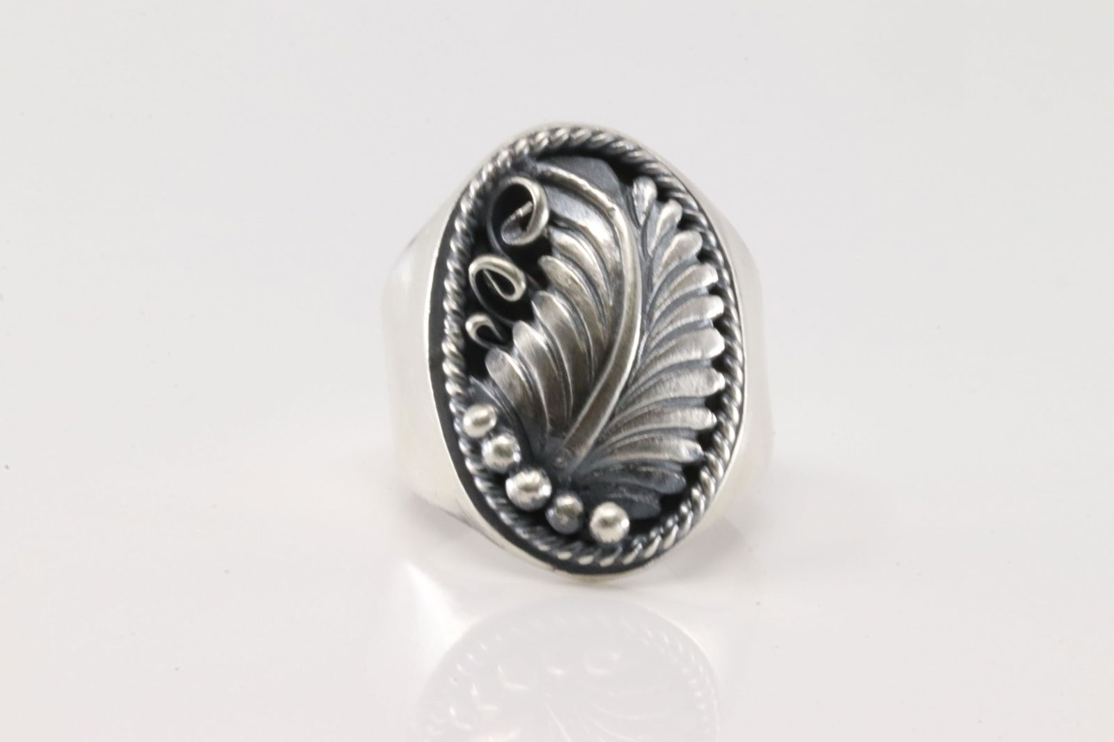 Native American Navajo Sterling Silver Leaf Design Ring By Genevieve Francisco. (1 of 4)
