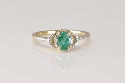 Emerald & Diamond Ring 10Kt.