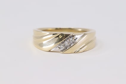 Men's Diamond Ring.