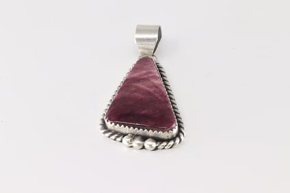 Native America Navajo Sterling Silver Puple Spiny Oyster Pendant By Freida Martinez.