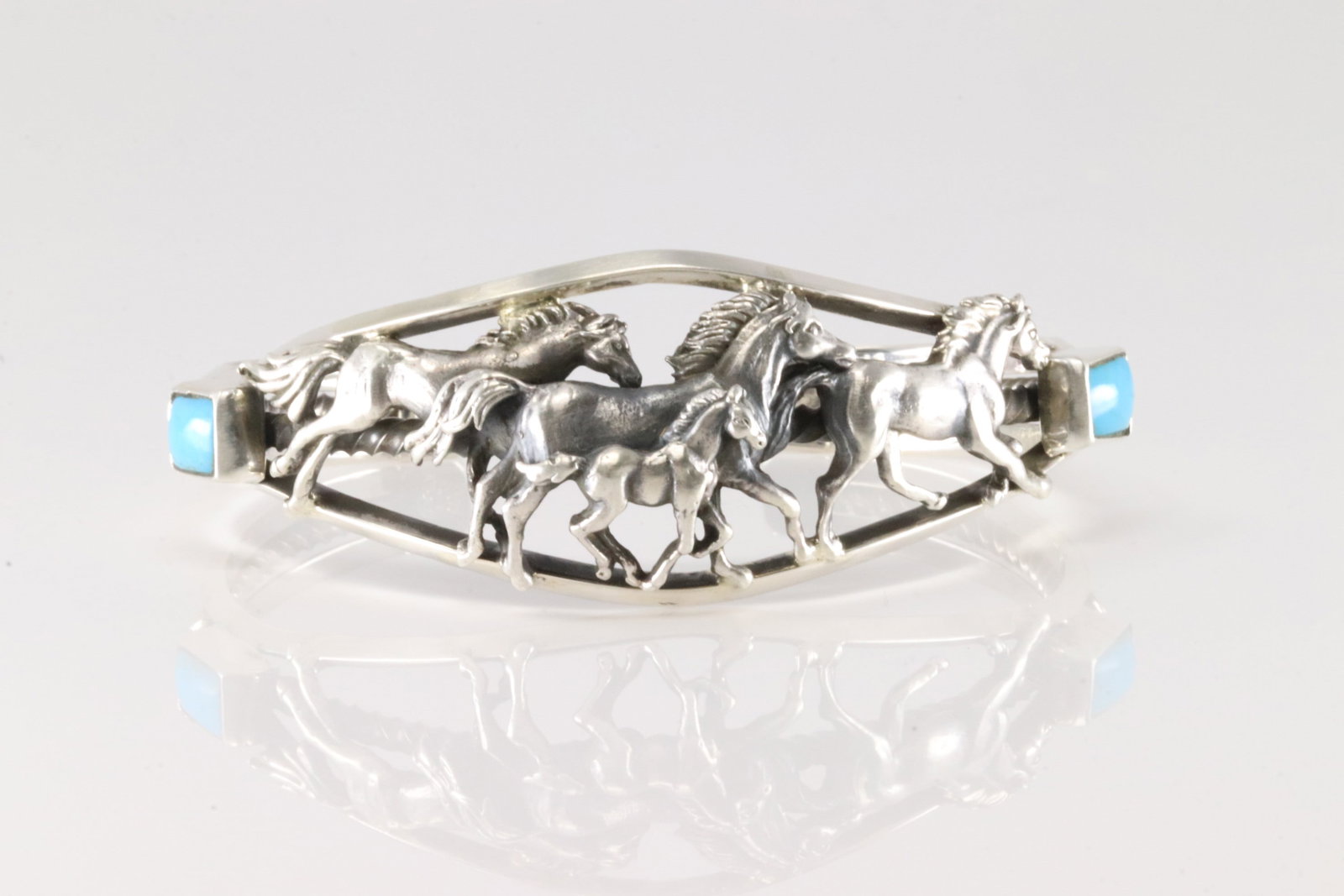 Native America Navajo Sterling Silver Turquoise Horses Bracelet Cuff By Bobby Platero.: This is a Native America Navajo Sterling Silver Turquoise Horses Bracelet Cuff By Bobby Platero.