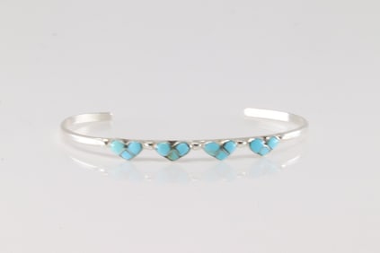 Native America Zuni Sterling Silver Turquoise Heart Inlay Bracelet.