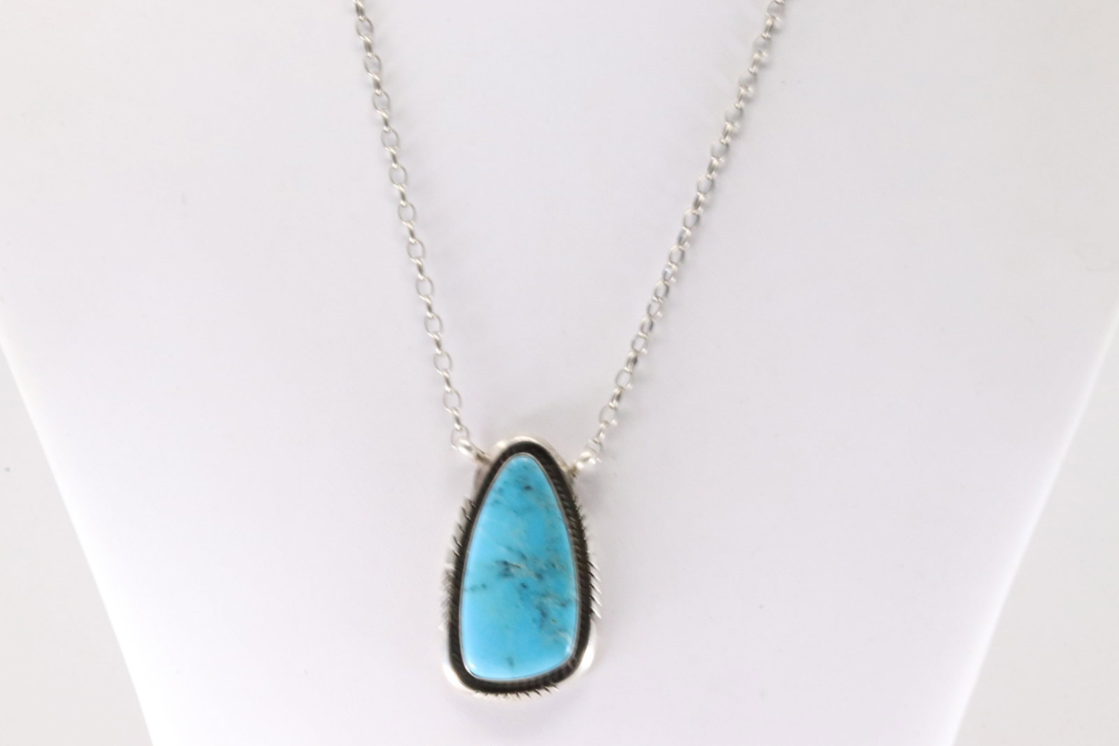 Native America Navajo Sterling Silver Campitos Turquoise Necklace By Alfred Martinez.: This is a Native America Navajo Sterling Silver Campitos Turquoise Necklace By Alfred Martinez. Necklace length: 16.00"