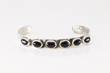 Native America Zuni Sterling Silver Black Onyx Bracelet Cuff By Jude Candelaria.