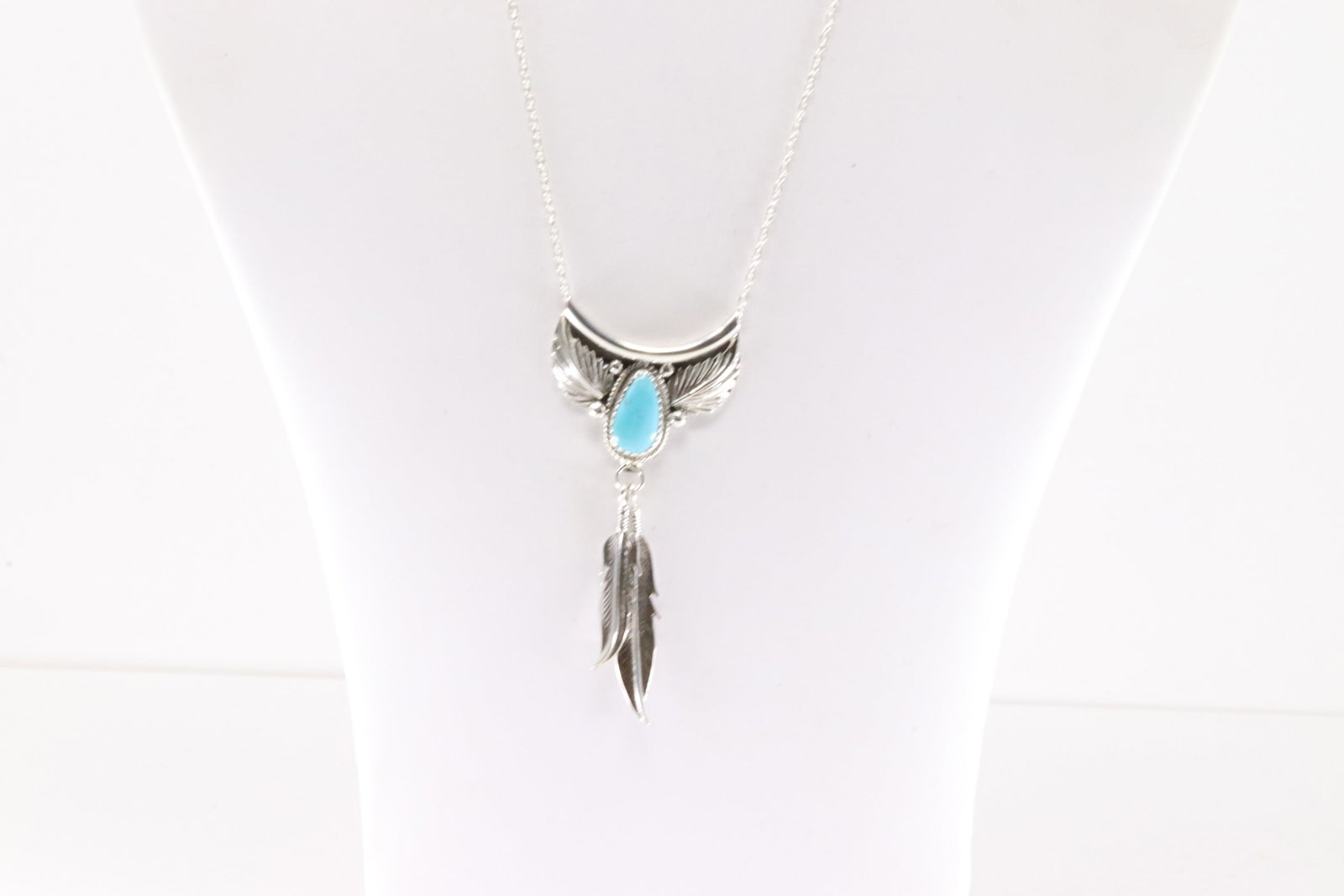 Native America Navajo Sterling Silver Turquoise Necklace Feather By Sharon McCarthy.: This is a Native America Navajo Sterling Silver Turquoise Necklace Feather By Sharon McCarthy. Necklace length: 18.00"