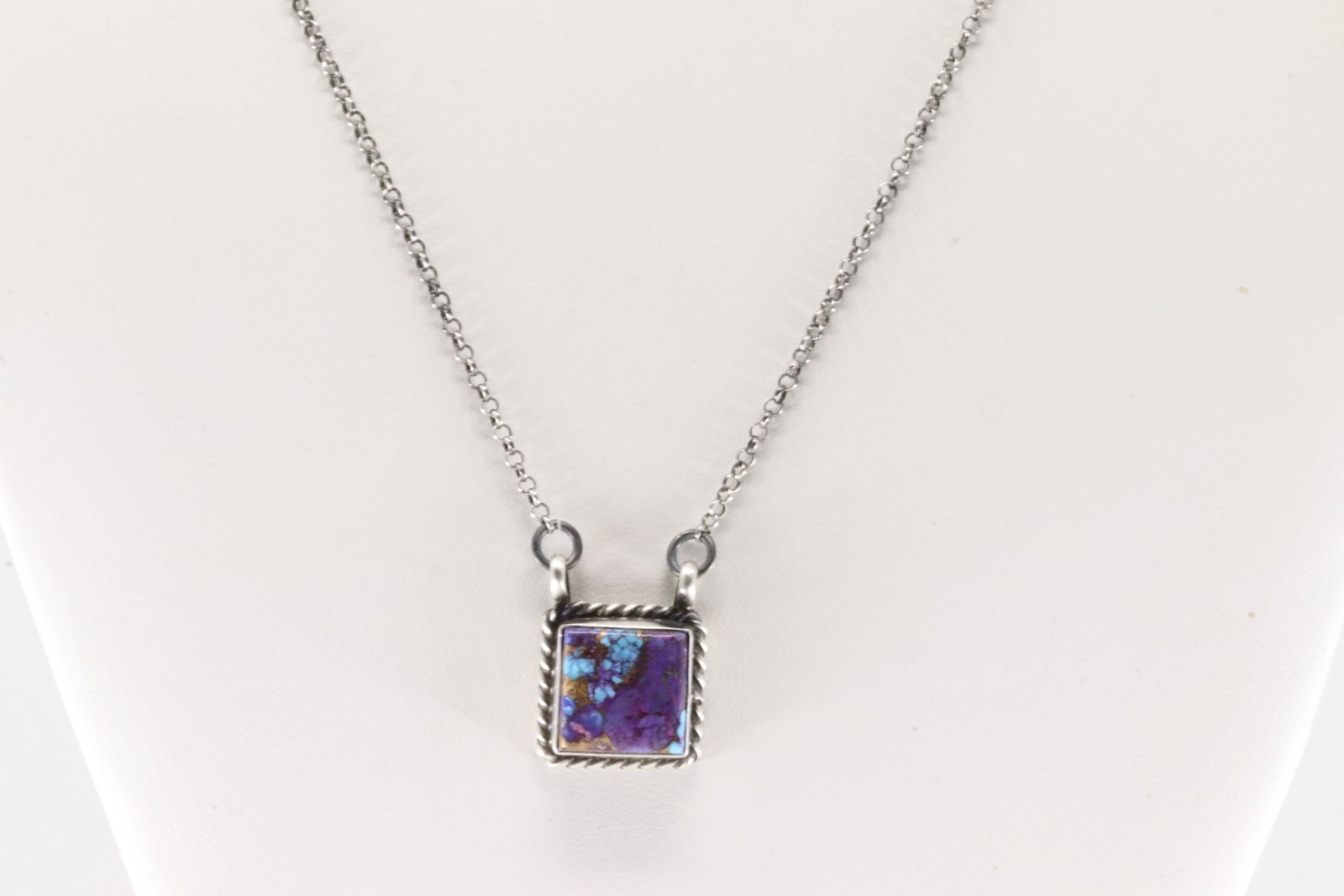 Native America Navajo Sterling Silver Turquoise Compressed Necklace By Judith Dixon.: This is a Native America Navajo Sterling Silver Turquoise Compressed Necklace By Judith Dixon. Necklace length: 18.00"