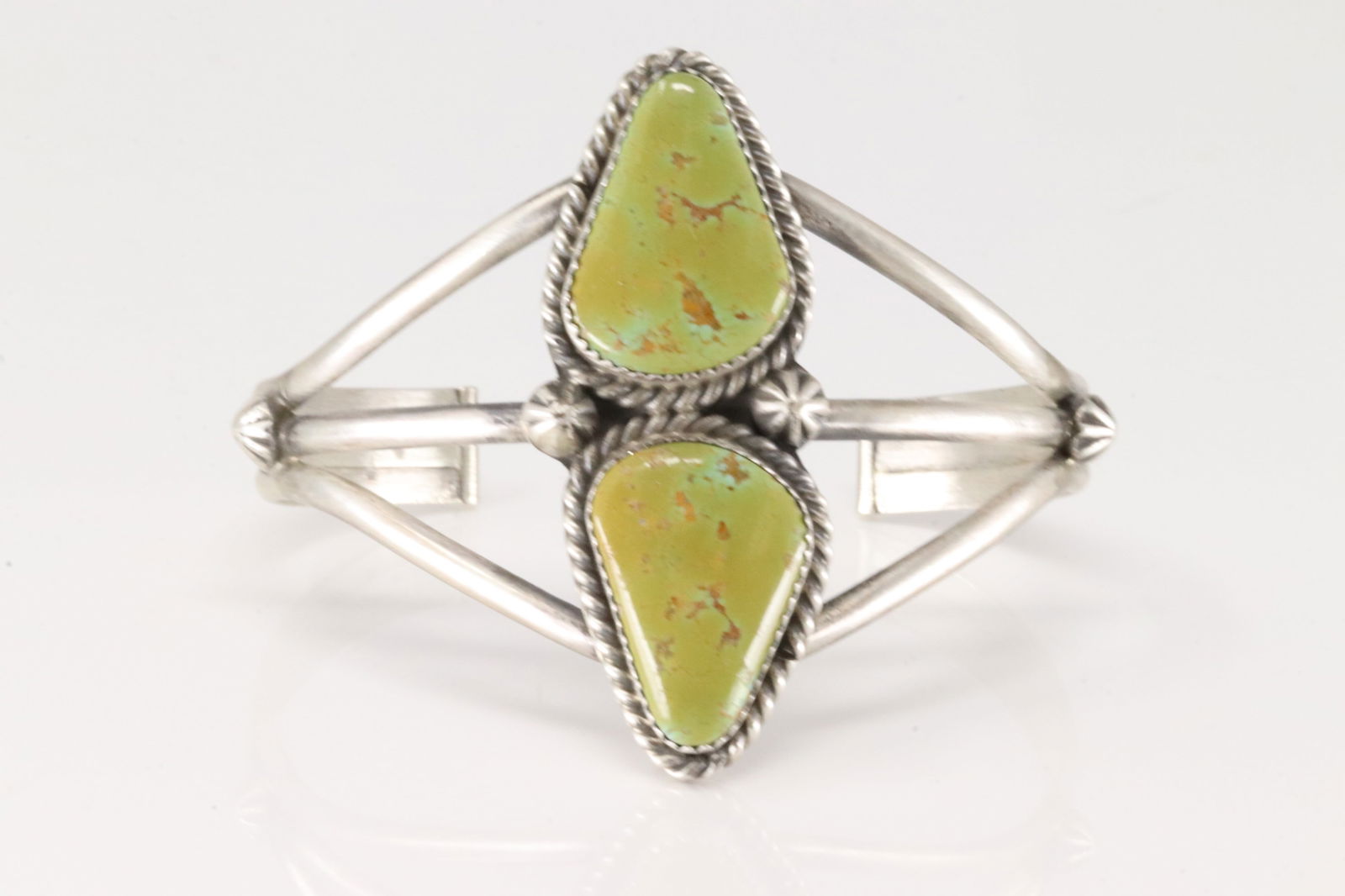 Native America Navajo Sterling Silver Kingman Turquoise Bracelet Cuff By Augustine Largo. (1 of 4)