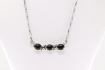 Native America Navajo Sterling Silver Black Onyx Necklace By Jude Candelaria.