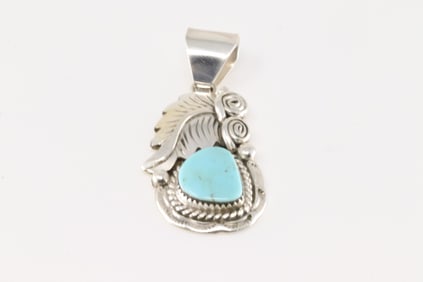 Native America Navajo Sterling Silver Kingman Turquoise Pendant By Julia Ettcity.
