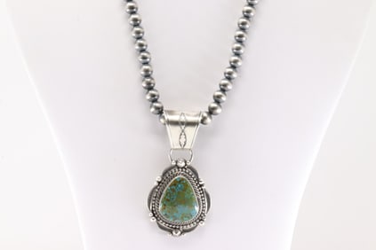 Native America Navajo Sterling Silver Kingman Necklace By Tom Lewis.