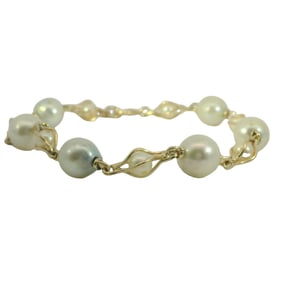 Elegant Pearl Bracelet 14Kt.