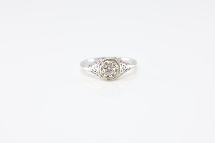 Art Deco Diamond Ring 14Kt. Appx center diamond 0.16ct