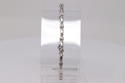 14Kt White Gold Diamond Bracelet.