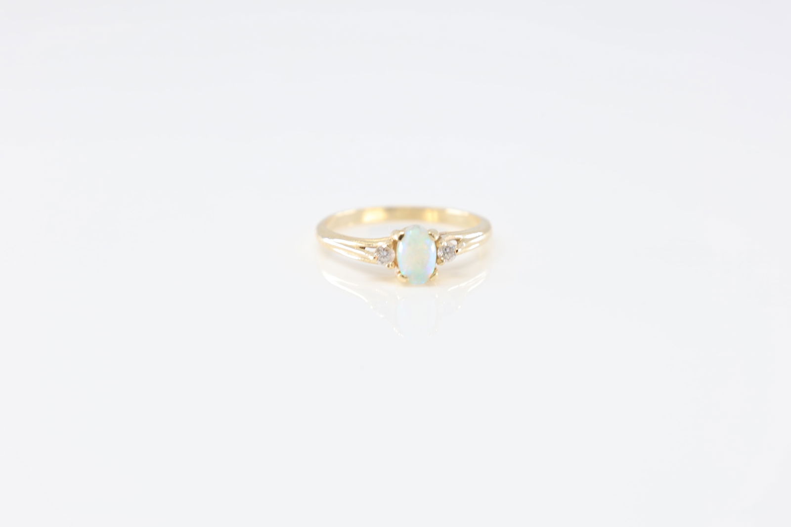 Opal & Diamond Ring 14Kt. (1 of 4)