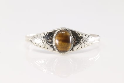 Native America Navajo Sterling Silver Tiger Eye Bracelet Cuff By Renee Yazzie.