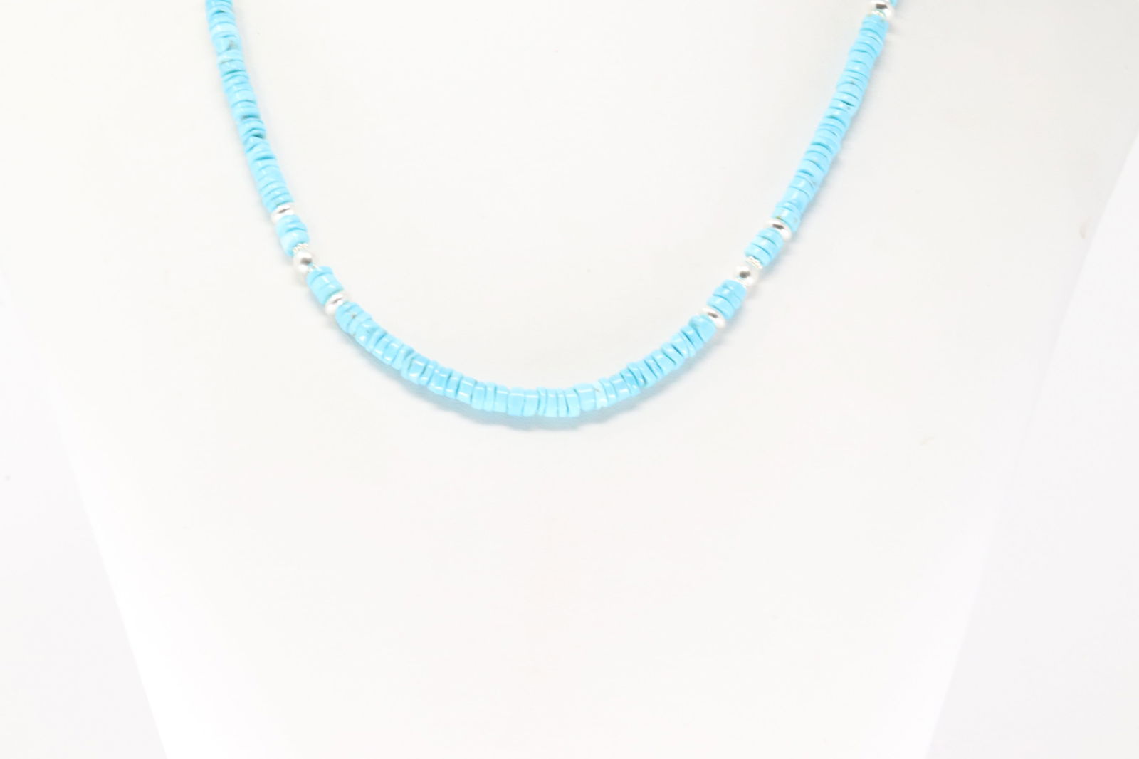 Native America Navajo Sterling Silver Turquoise / Beaded Necklace.: This is a Native America Navajo Sterling Silver Turquoise / Beaded Necklace. Necklace length: 20.00"