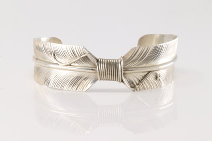 Native America Navajo Sterling Silver Feather Bracelet Cuff By B.Begay.