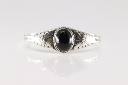 Native America Navajo Sterling Silver Black Onyx Bracelet Cuff By Renee Yazzie.