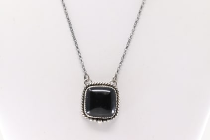 Native America Navajo Sterling Silver Black Onyx Necklace By Theresa Smith.